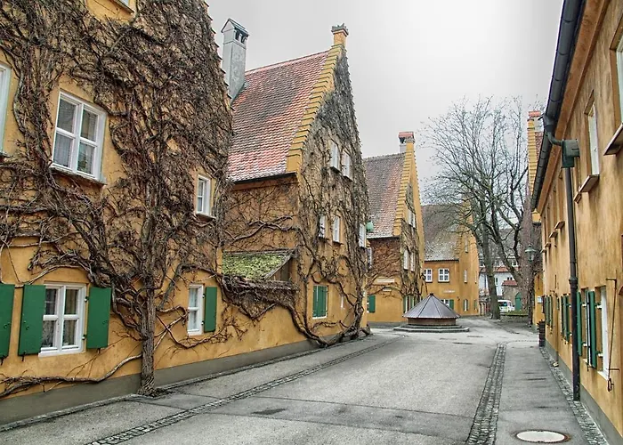 Leo Flat 아파트 *